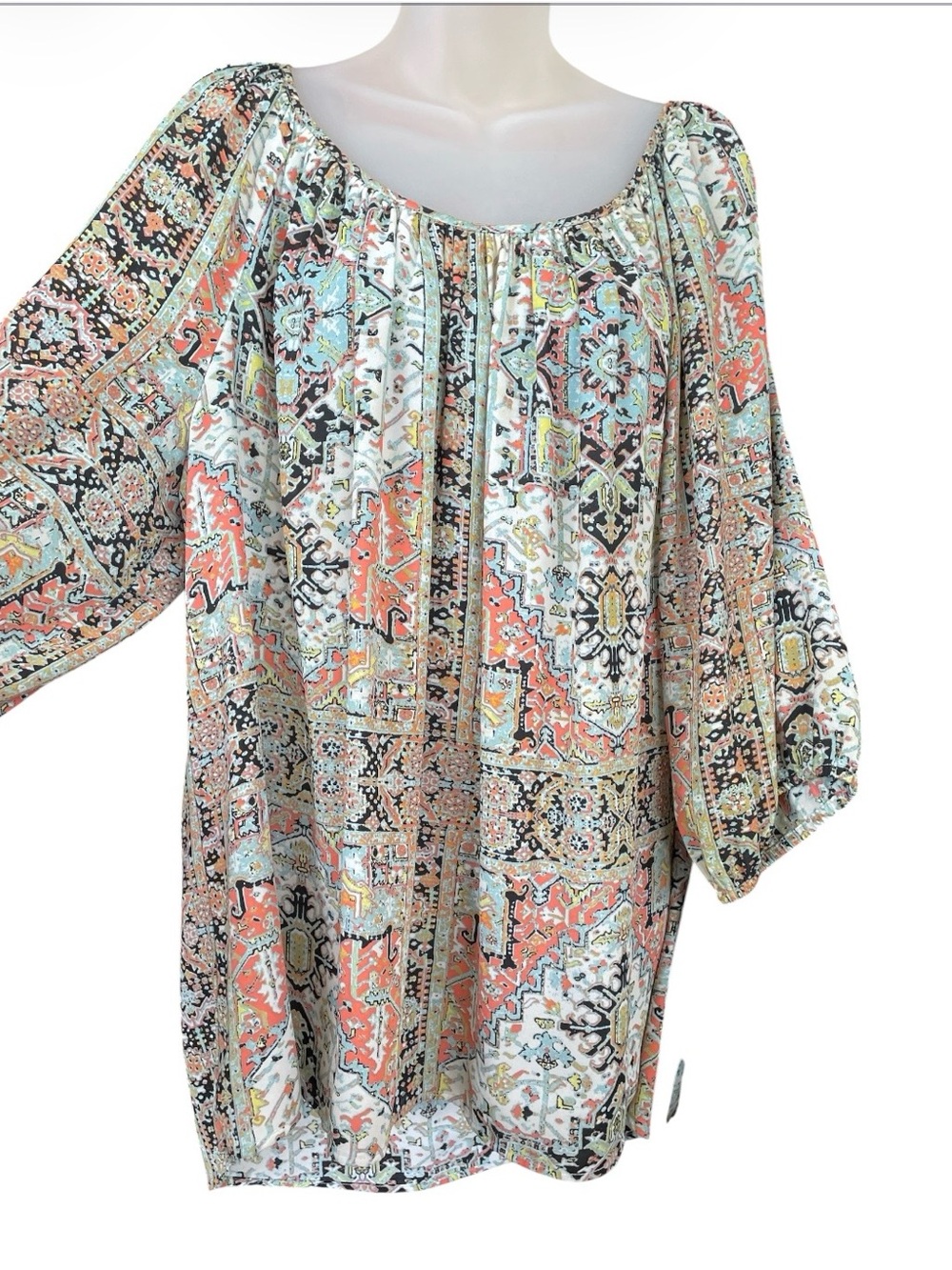 Karen Kane 2X multi colored geometric medalion design shirt